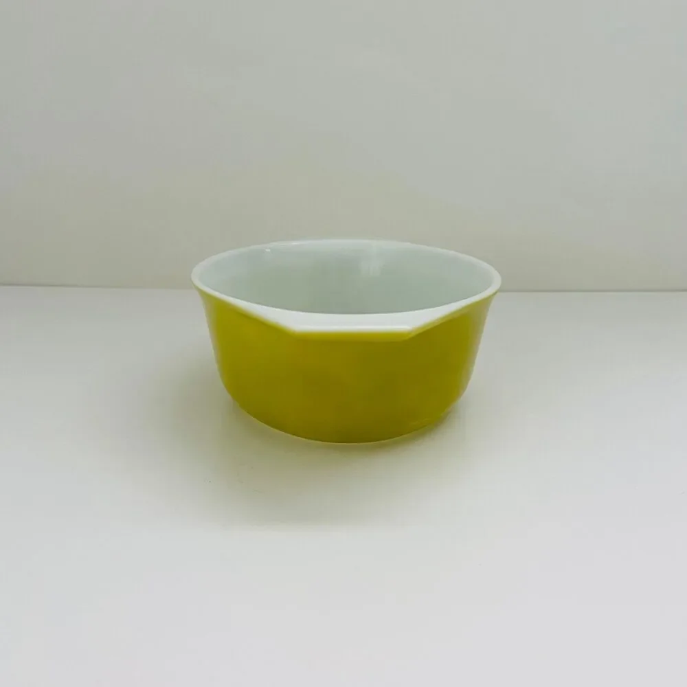 PYREX Verde Avocado Green 043 Cinderella Oval Casserole Dish 1.5 Qt.